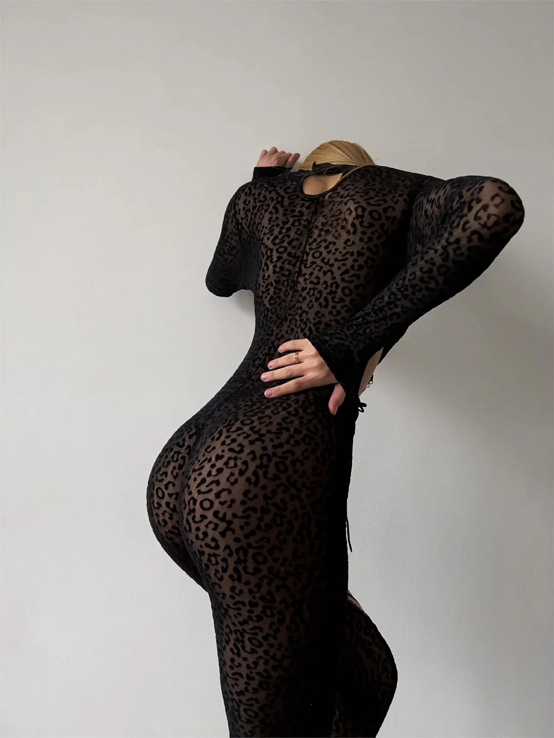 Ella&